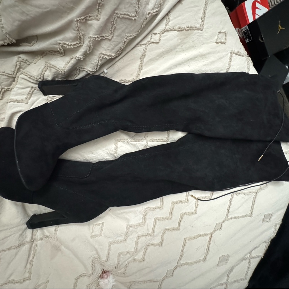 Thigh high black boots - Picture 2 of 6